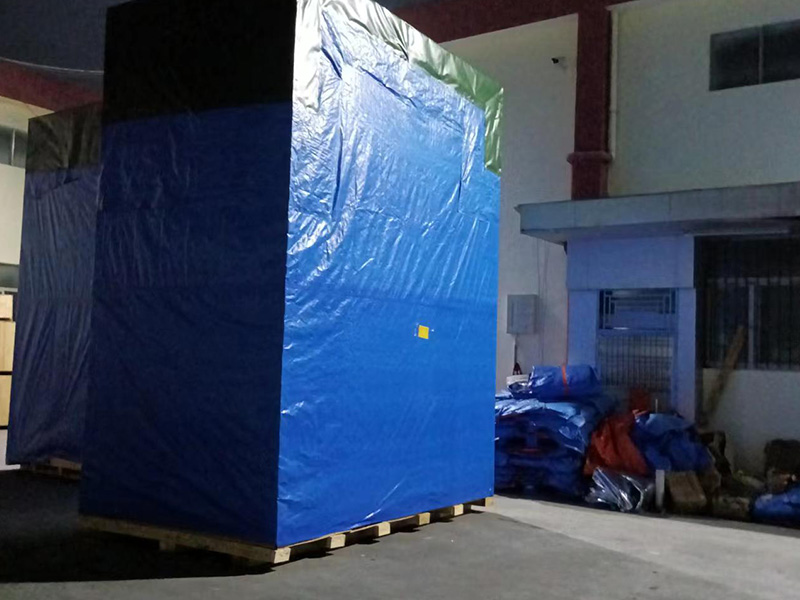 深(shen)圳新能源防雨(yǔ)真空木箱