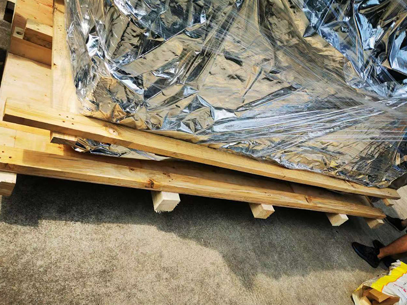 深圳(zhèn)沙井顯(xian)示設備(bèi)真空熏(xun)蒸出口(kǒu)包裝