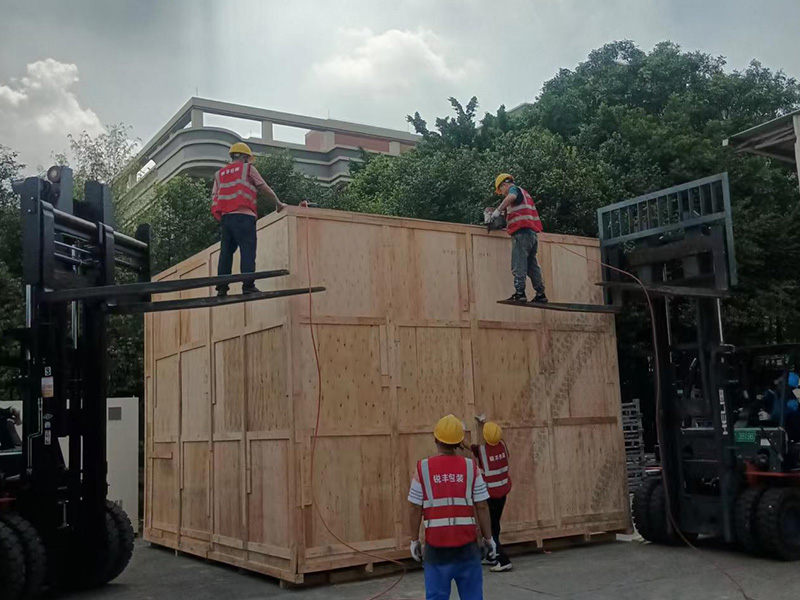 搬遷超高超(chao)寬木箱