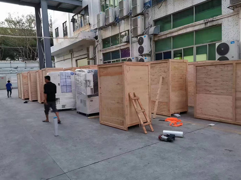 深圳福永出(chū)口設備打包(bao)現場